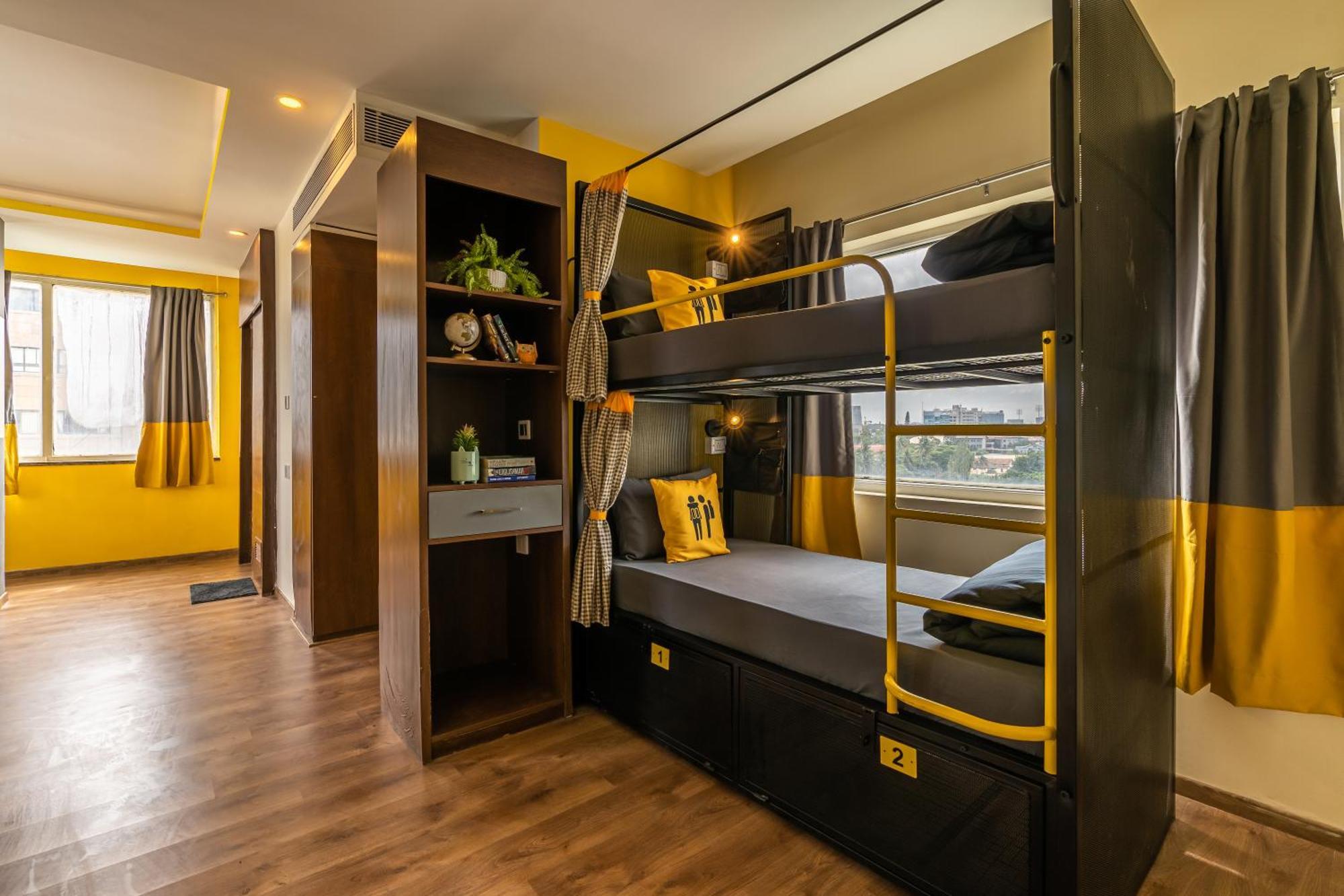 The Hosteller Bangalore, Brigade Road Room photo
